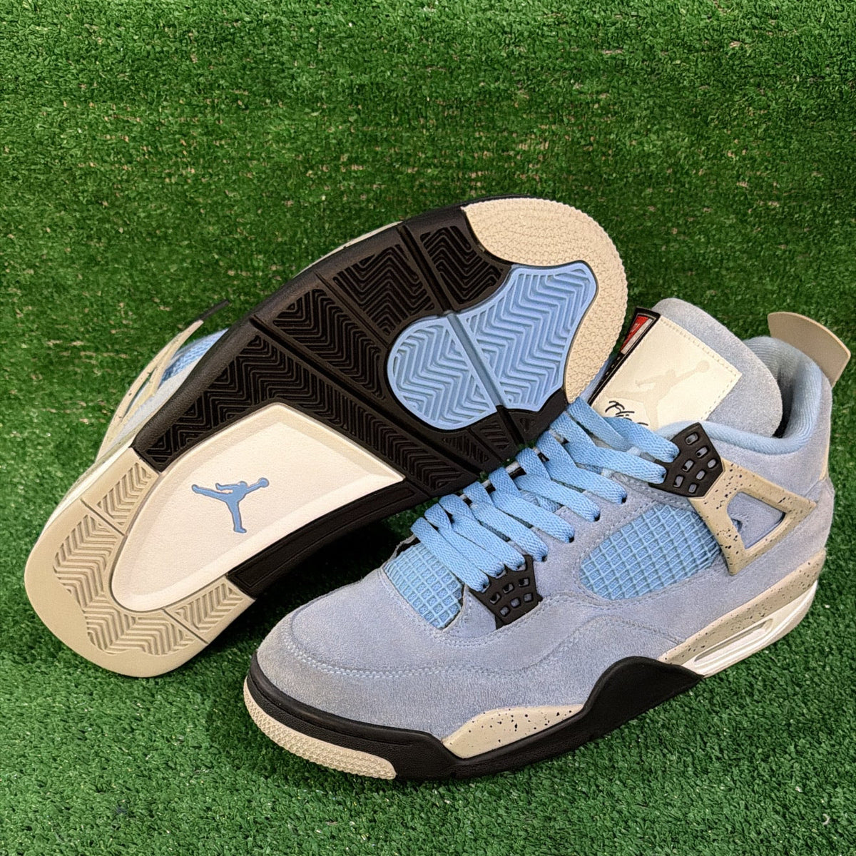 Jordan 4 Retro University Blue