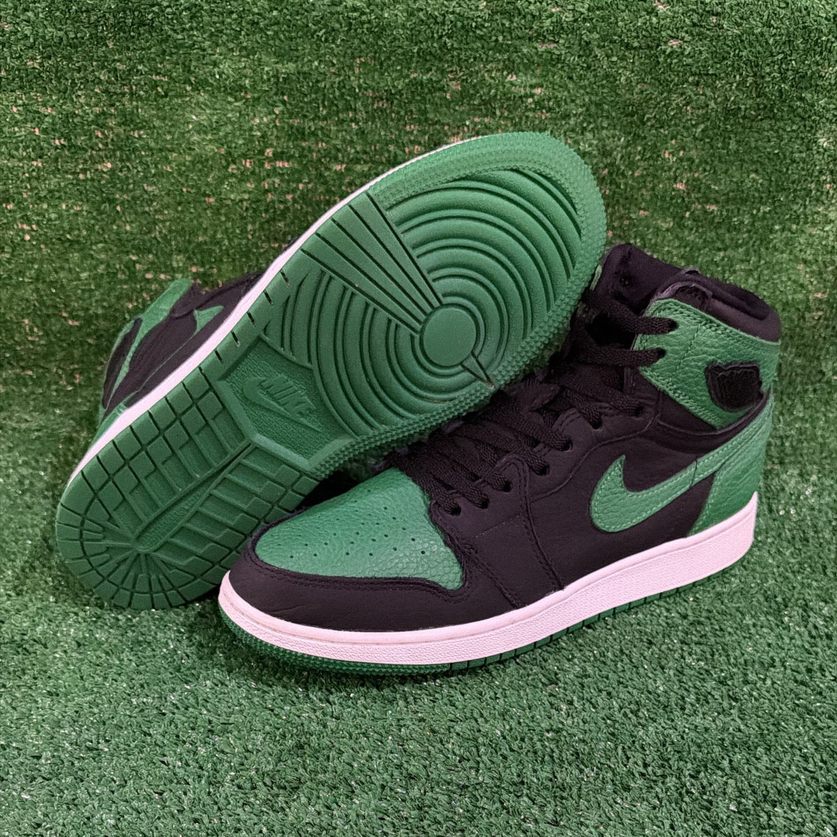 Jordan 1 High Pine Green Black SIZE 7
