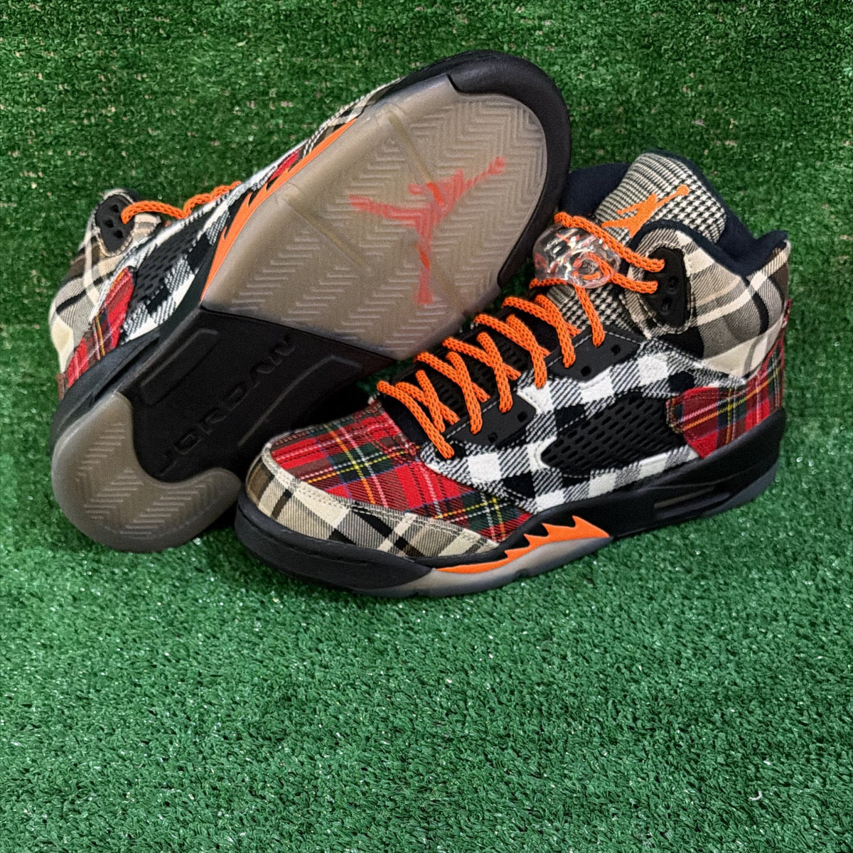 Jordan 5 Retro Plaid ( SIZE 7 )