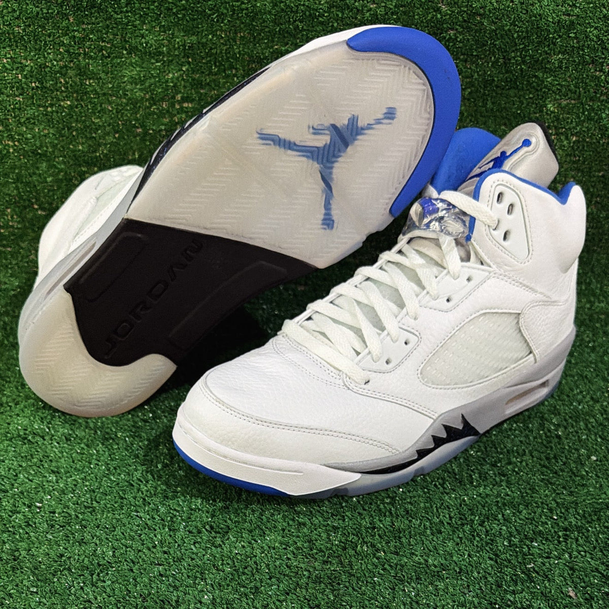 Jordan 5 Retro White Stealth (2021 Release) (Size 12)