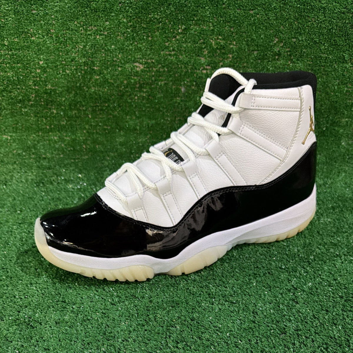 Jordan 11 Retro Gratitude DMP ( Size 12 )