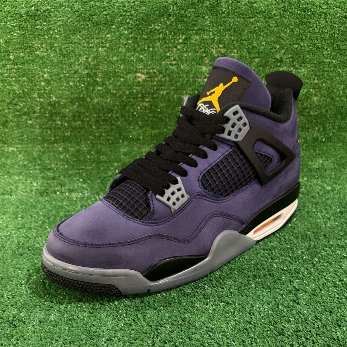 Jordan 4 Retro Lakers ( Size 12 )