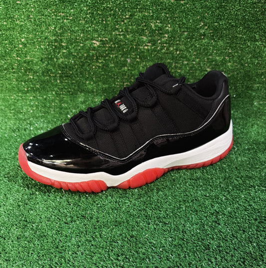 Jordan 11 Low Bred (Size 11)