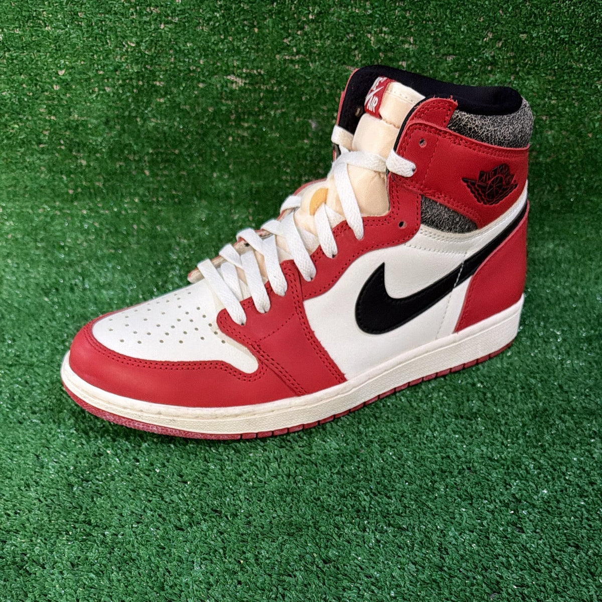 Jordan 1 Retro High OG Chicago Lost and Found (Size 11.5)