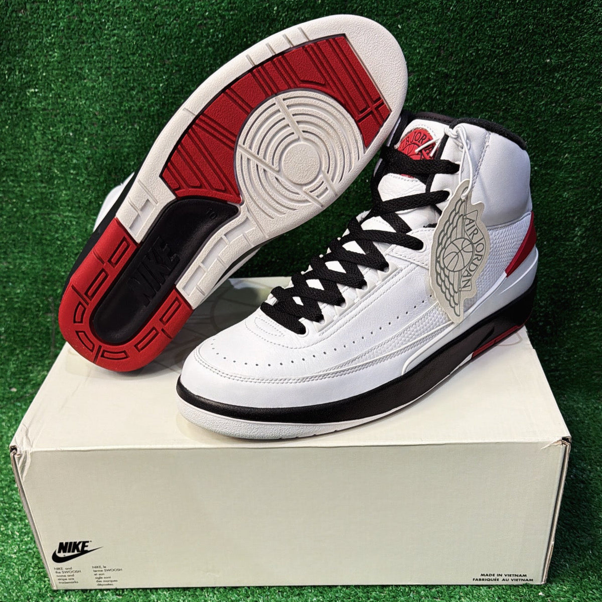 Jordan 2 Retro Chicago ( Size 10 )